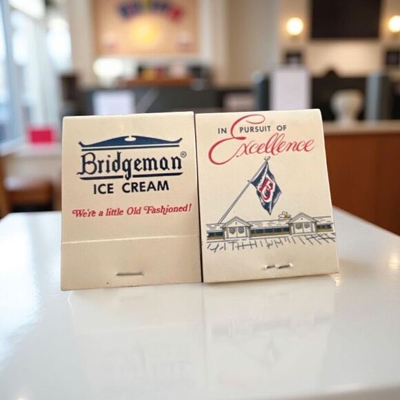 2 Vintage Bridgeman’s Ice Cream Shop Unstruck Matchbooks “Old Fashioned” - Picture 1 of 3